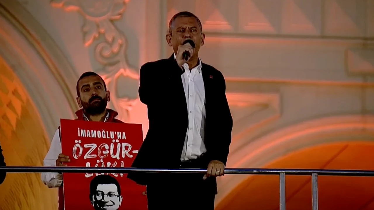 Chp Lideri Ozgur Ozel Buyukcekmece Mitinginde Konusuyor