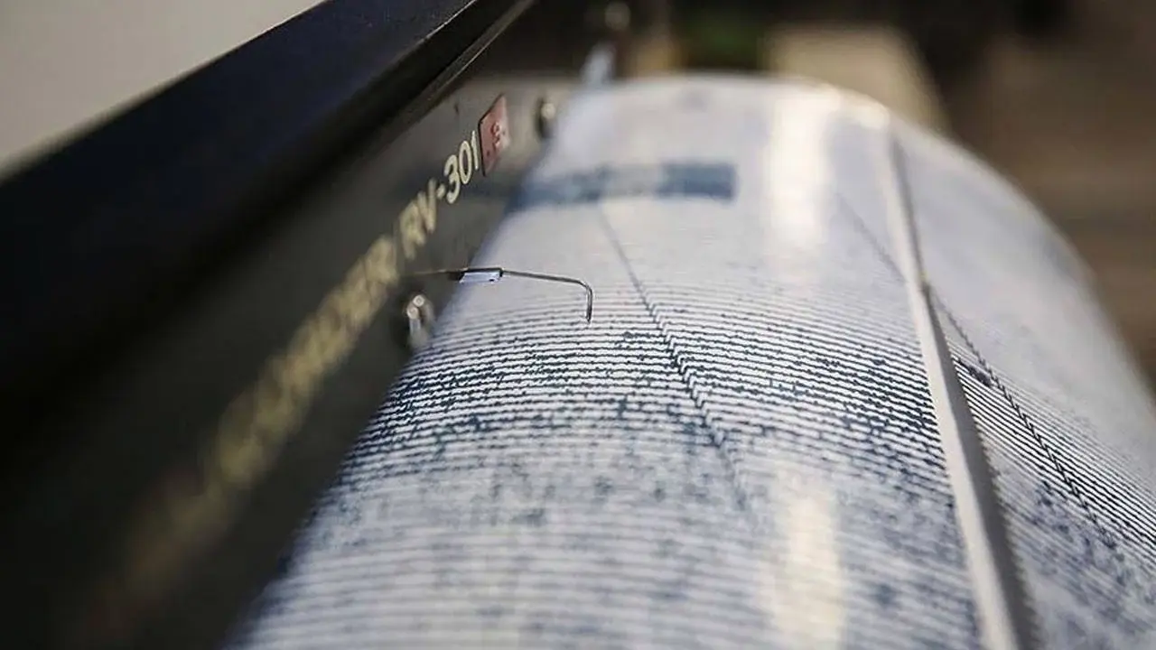 Ege Denizi Nde 3 7 Buyuklugunde Deprem