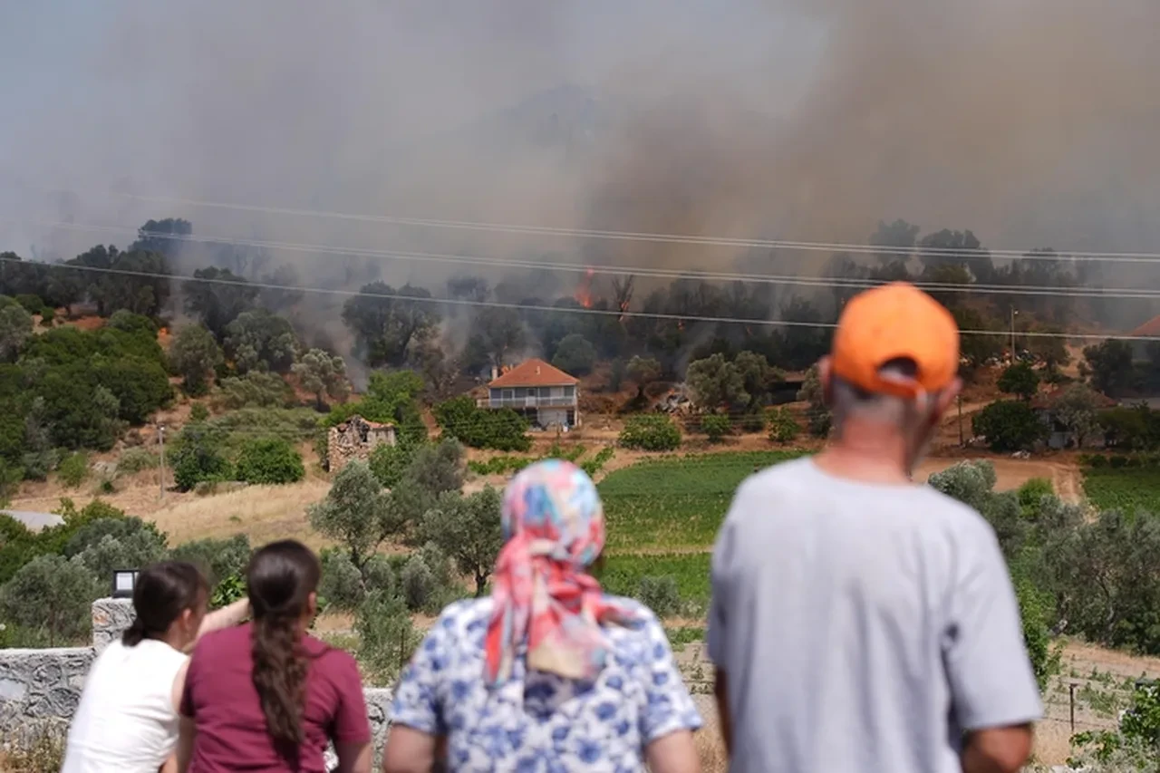 Izmir Seferihisar Yangini Sonduruldu Mu Son Dakika Yanginda Son Durum 3230703 202506300913 3