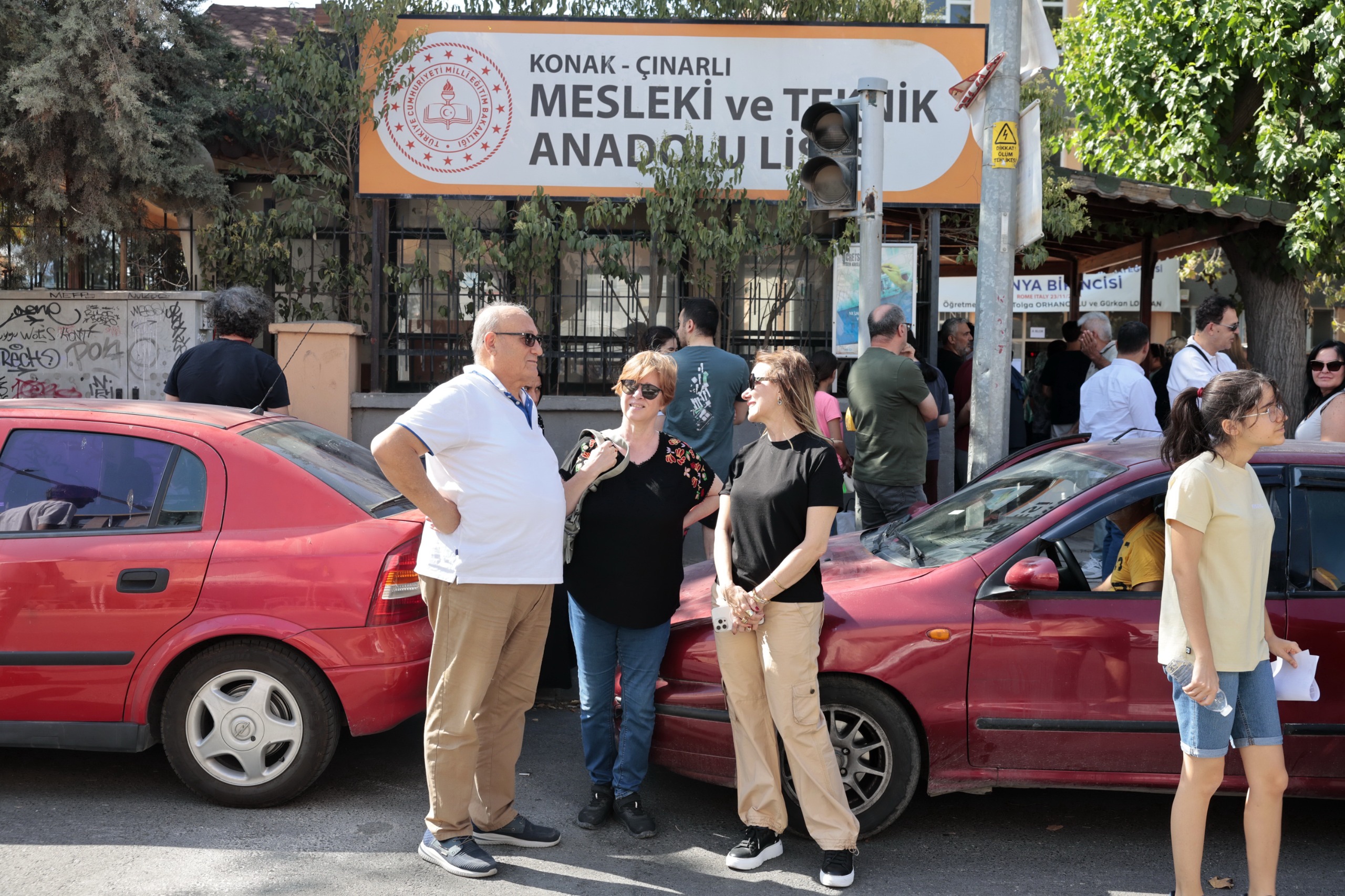 Konak Belediyesi Hafta Sonu Öğrenciler Için Mesai Yaptı (4)