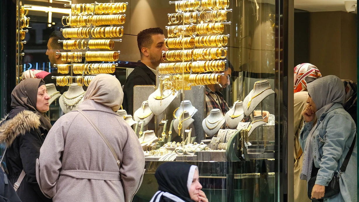 Kuyumcudan Altin Alirken Kimlik Sorulacak Istanbul Kuyumcular Odasi Uygulamayla Ilgili Detaylari Acikladi J4P4