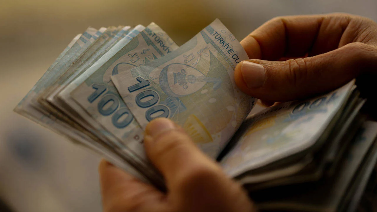 Sgk Duyurdu Emekli Ayliklarinin Yatacagi Tarih Belli Oldu