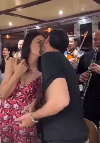 Unlu Oyuncu Ozan Akbaba Dogum Gununde Aska Geldi 18734444 457 M