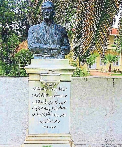 22 Haziran 1926'Da Bornova'da Açılışı Yapılan Atatürk Büstü