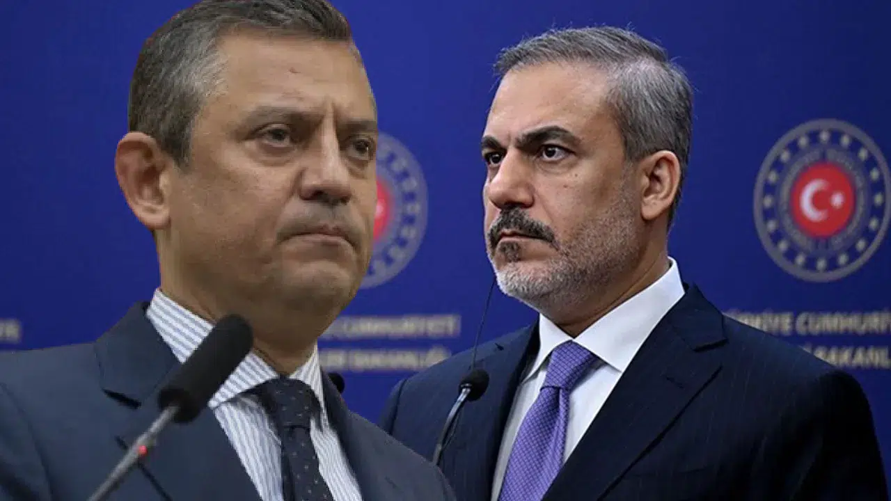 9907 Ozgur Ozelden Hakan Fidana Sert Elestiri Tiktokta Kamera Sovuyla Bakanlik Yapilmaz
