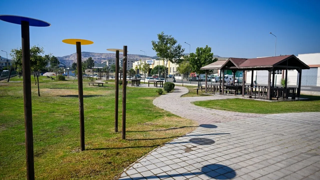 Bornovanin Terapi Bahcesi Yenilenerek Yeniden Hayat Buluyor 3.Jpg