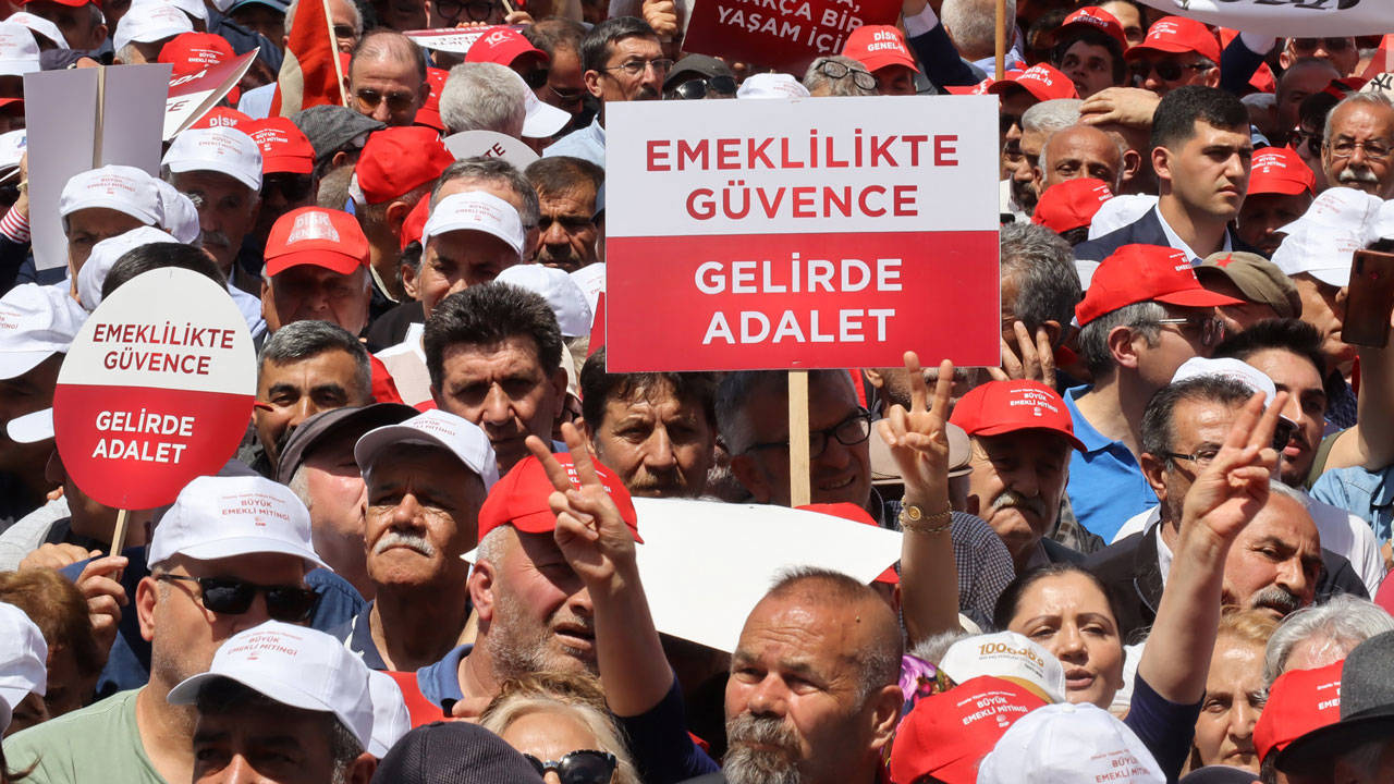 Emekliler Insanca Yasam Standartlari Icin Ulke Genelinde Sokaga Cikiyor