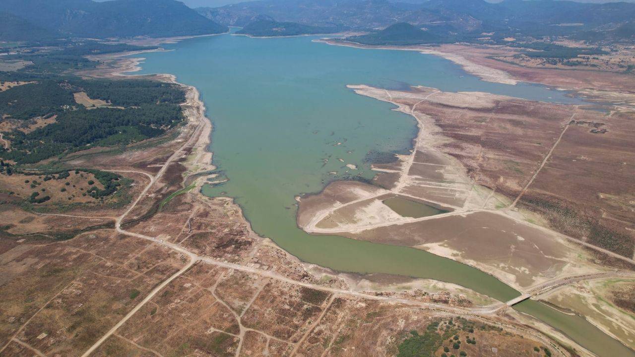 Izmir De Kuraklik Alarmi Izsu Dan Su Tasarruf Cagirisi