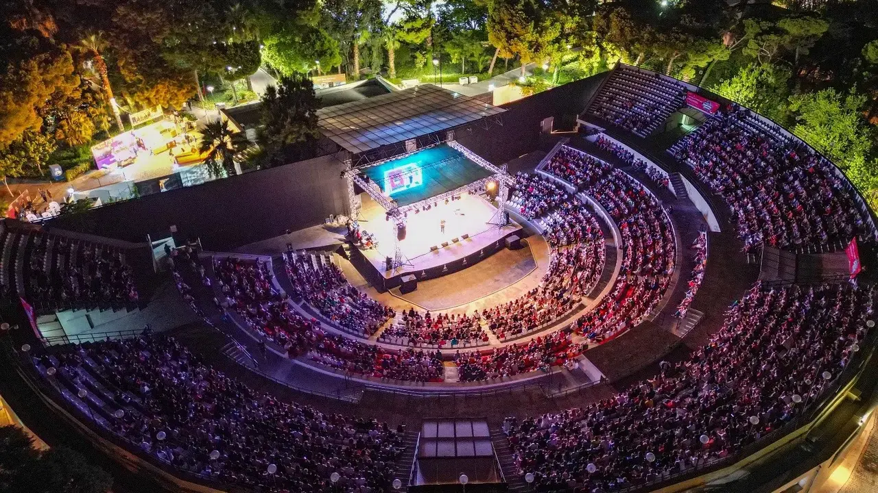 Izmir Kulturpark Acikhava Tiyatrosu