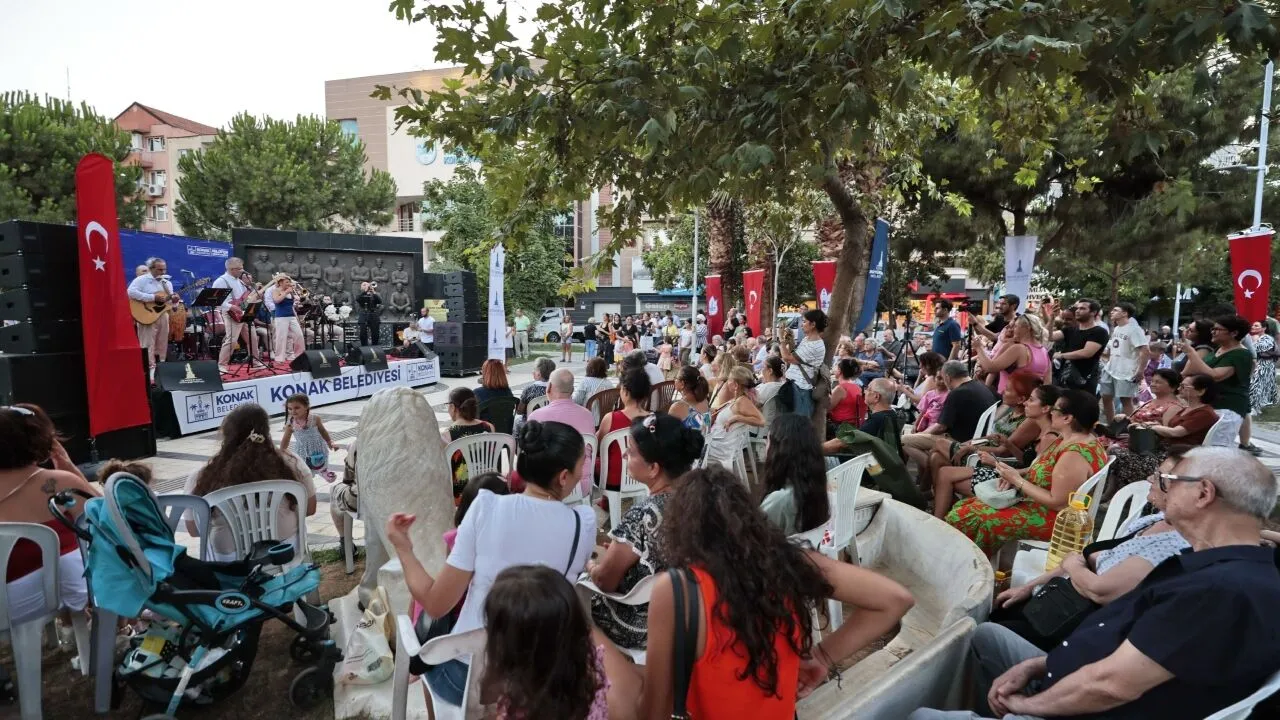 Konak Yaz Konserleri Basladi Muzik Her Pazartesi Konakin Bir Kosesinde 3