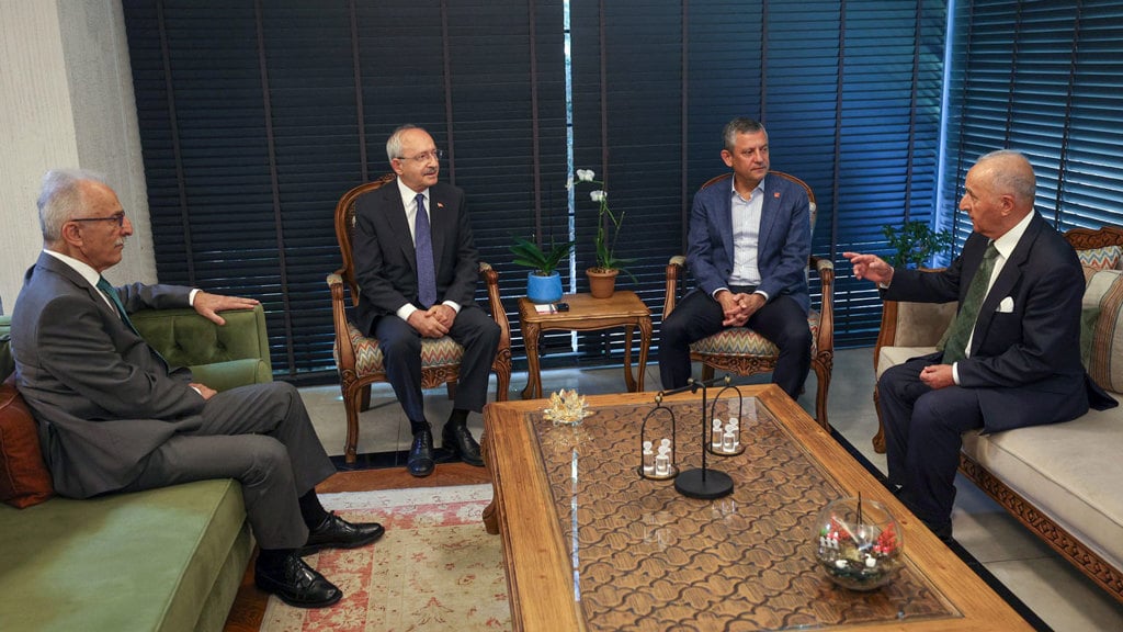 Ozgur Ozel Den Kemal Kilicdaroglu Na Taziye Ziyareti (1)