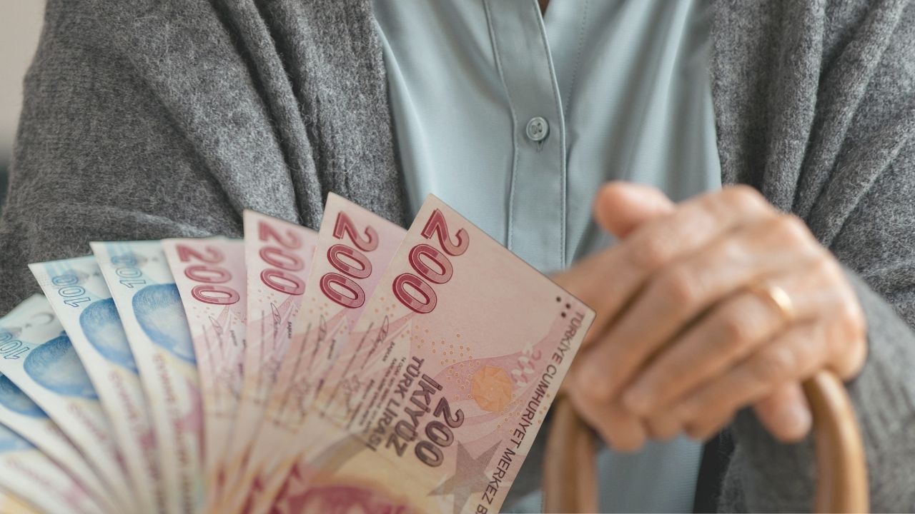 Sgk Emekli Sandigi Ve Bagkur Emekli Maas Zammi Farki Ne Zaman Yatacak 17515339966749