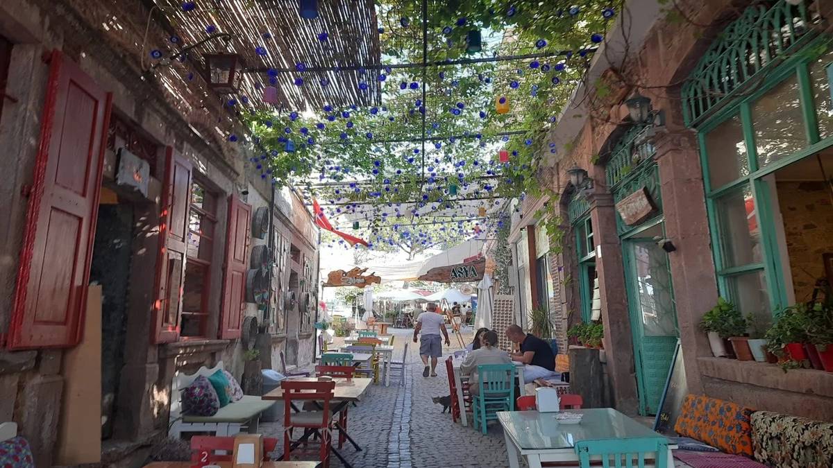Yeniçarohori2