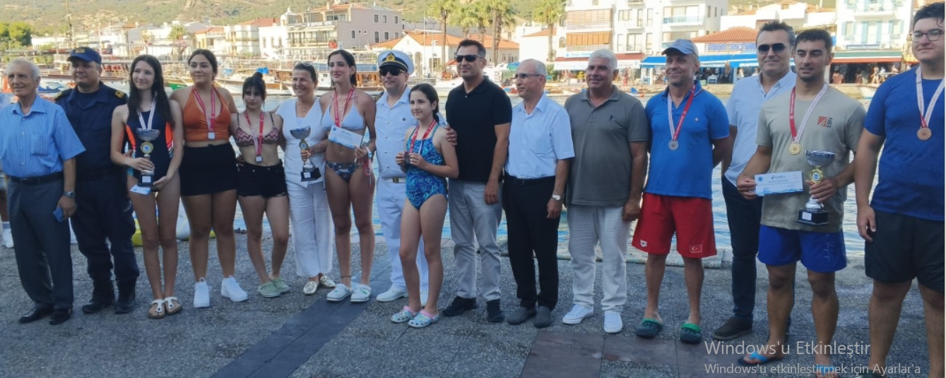 Yuzme Ve Tabak Çıkarma Yarışması