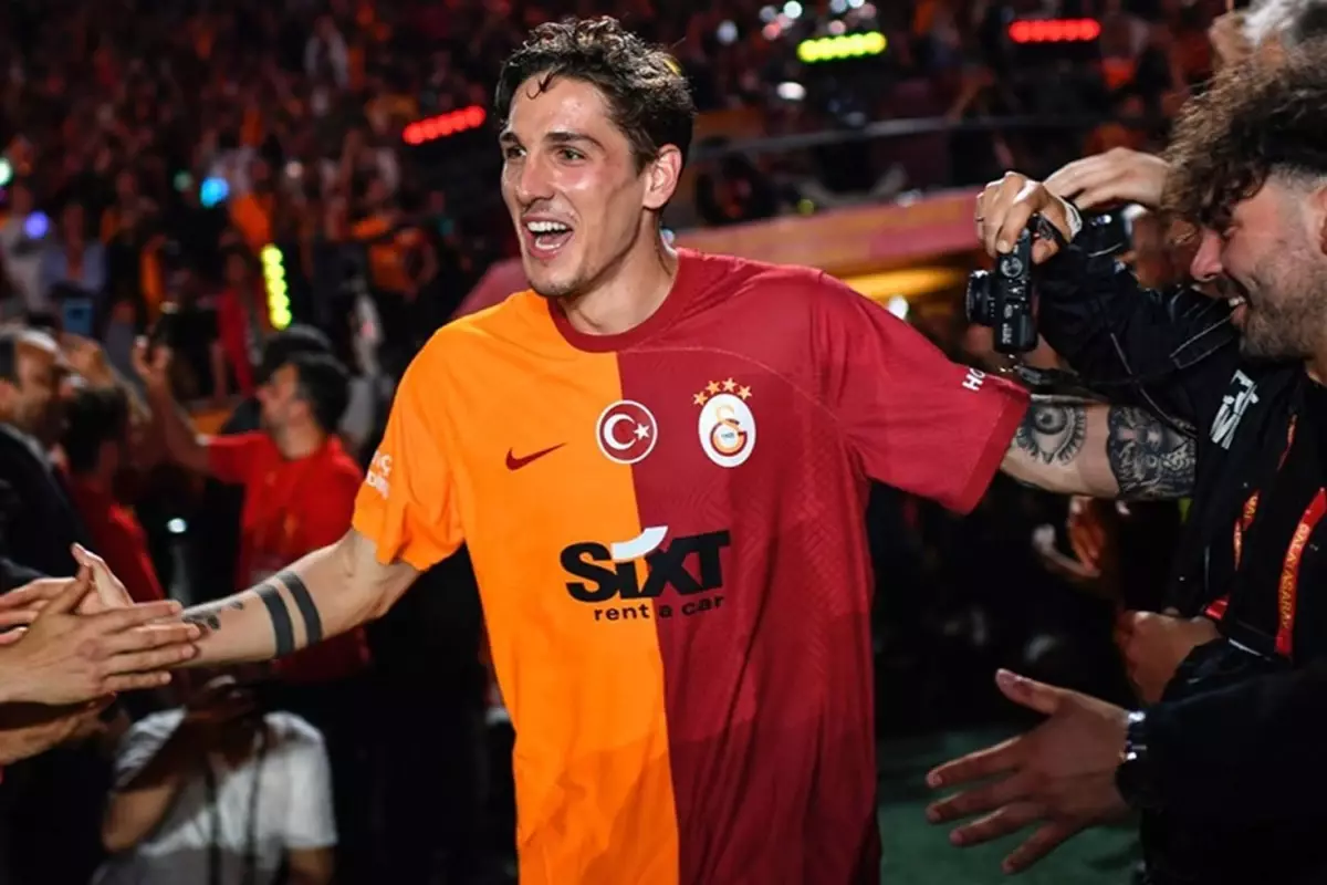 Zaniolo Galatasaray A Geri Donuyor 18656844 9302 Amp