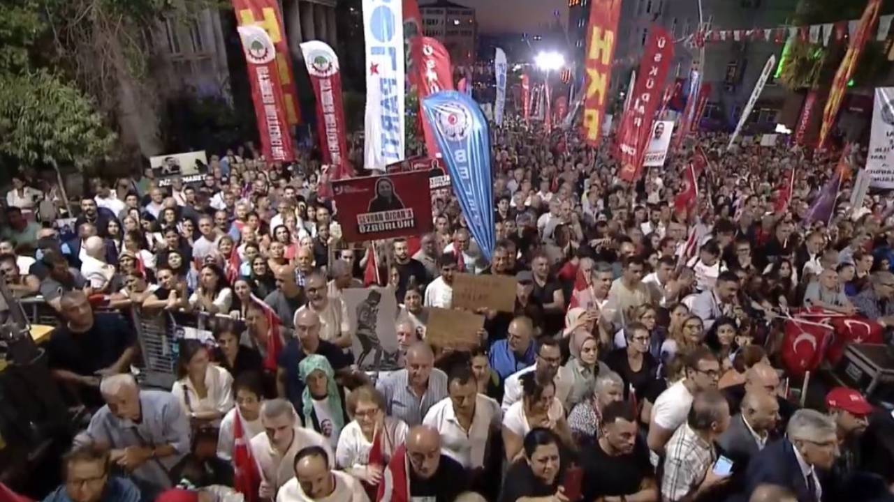 Chp Den Beyoglu Nda Millet Iradesine Sahip Cikiyor Mitingi