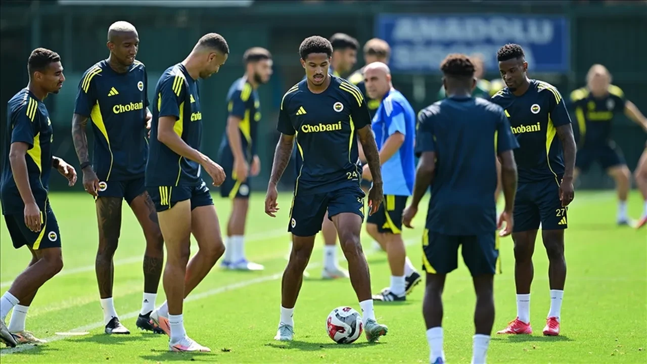 Fenerbahce Macini Hangi Kanal Veriyor Sampiyonlar Liginde Benfica Ile Karsilasacak 3244459 202508270925 1