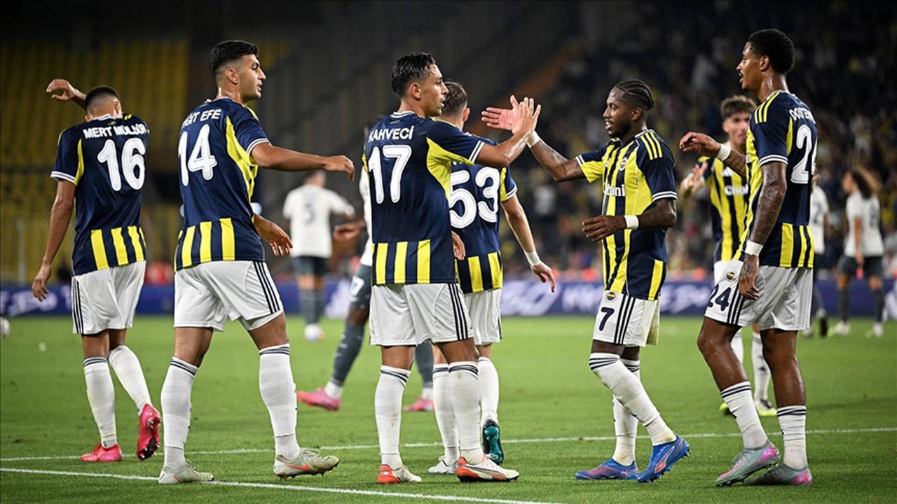 Fenerbahce Uefa Sampiyonlar Ligi Icin Kadro Bildirimi Yapti