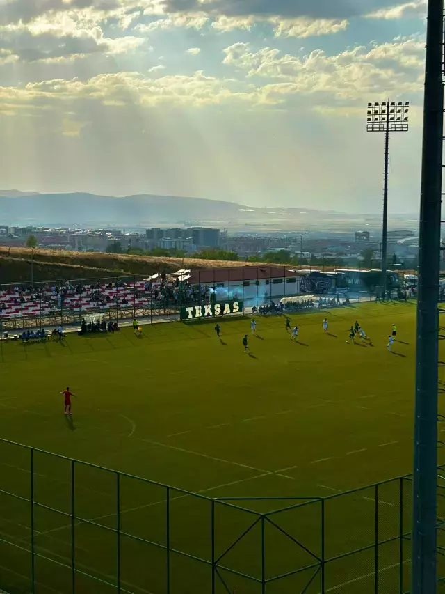 Hazirlik Maci Oynayan Takimlarini Desteklemek 18911946 3671 M