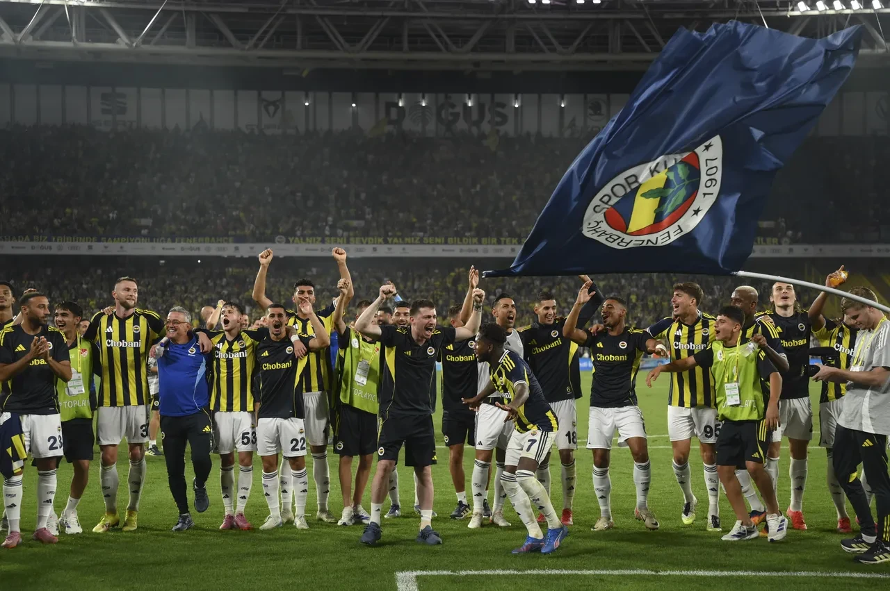 Hollanda Basini Acti Agzini Yumdu Gozunu Mourinho Tokat Atti 3241239 202508131104 2