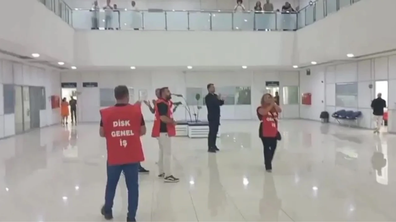 Karabaglarda Iscilerden Oturma Eylemi