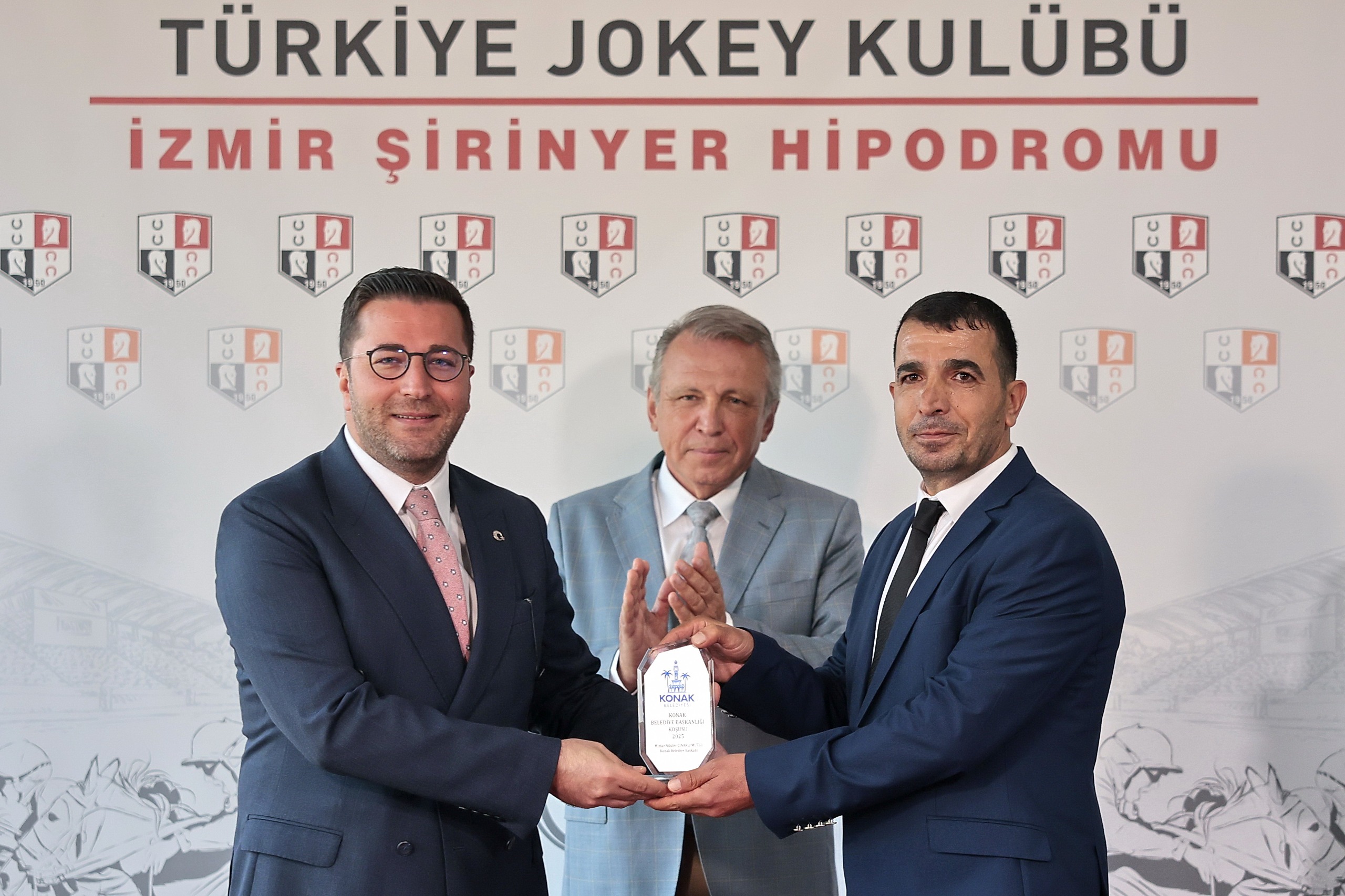 Konak Belediye Başkanlığı Koşusu’nu Gutshot Kazandı (1)