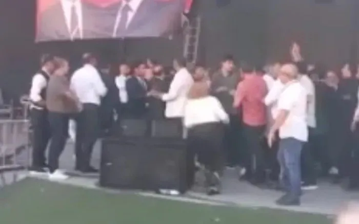 0X0 Chpde Kurultay Davasi Oncesi Yumruklar Konustu Esenyurt Ilce Kongresi Karisti Gursel Tekin Kavgasi 1757855654008