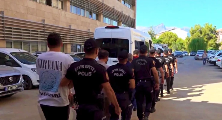 2025 09 23 Antalya Dublorlu Dolandiricilik Aa