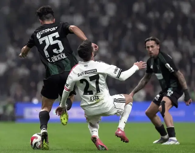 Besiktas Derbi Oncesi Ucusa Gecti 19099783 6576 M