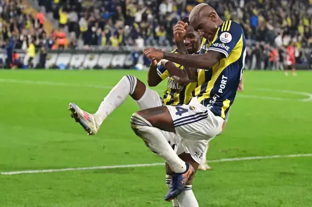 Fenerbahce Den Kadikoy De Kritik 3 Puan 19096333 1002 M