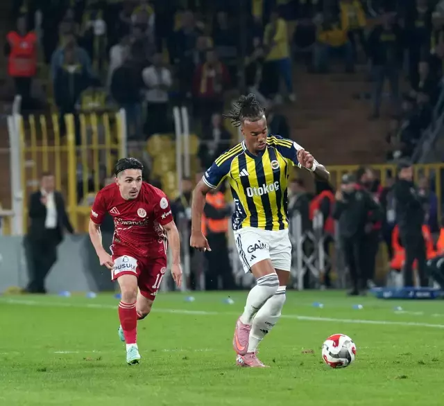 Fenerbahce Den Kadikoy De Kritik 3 Puan 19096333 5067 M