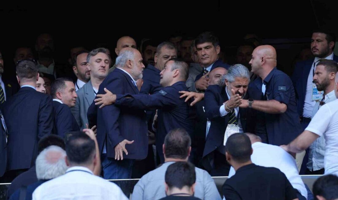 Fenerbahce Kongresinde Gerginlik C5F64Cbfd11F 1100X650