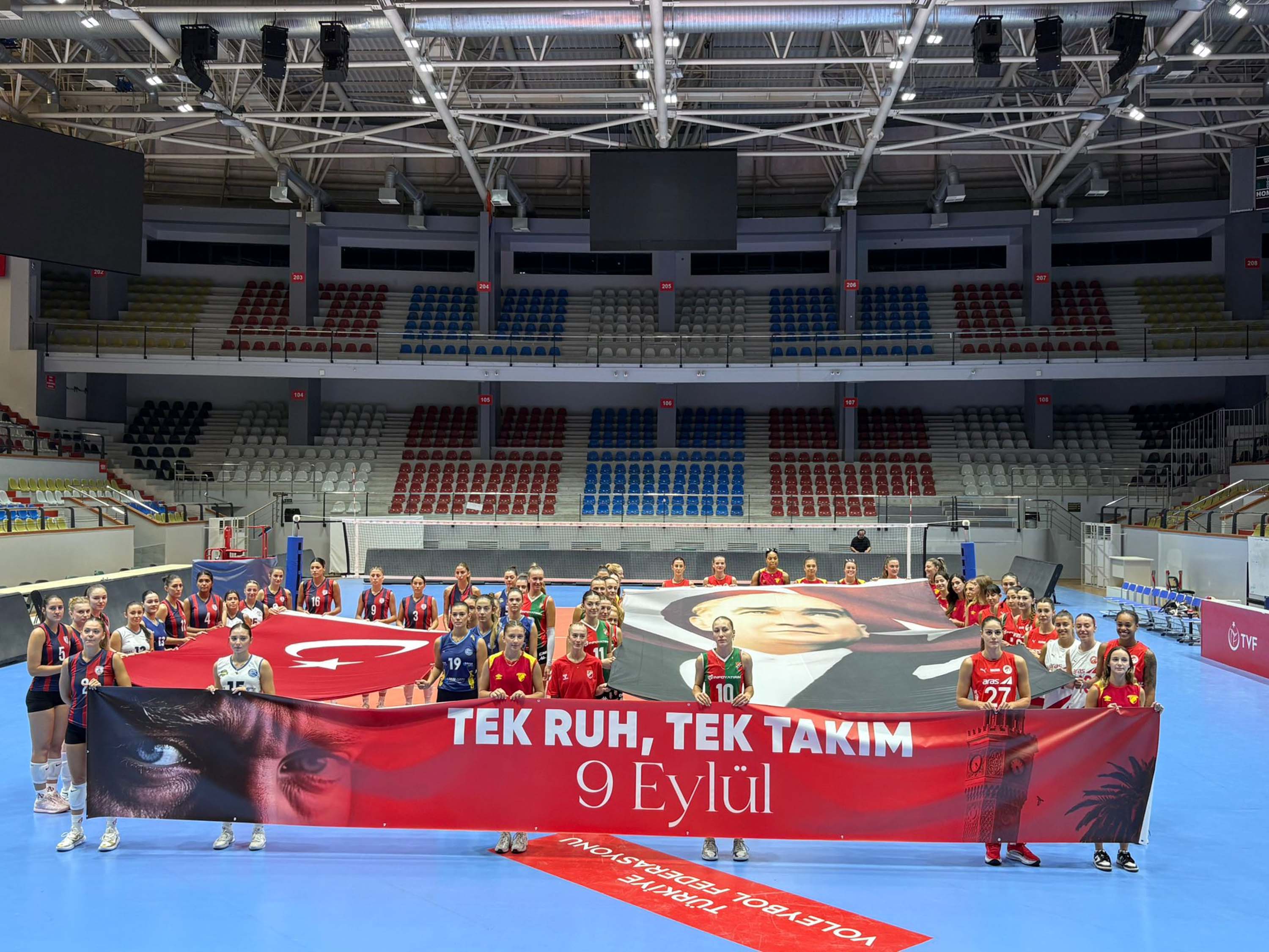 Izmirli Voleybolcular 9 Eylulde Tek Yur 904916 268836 (1)