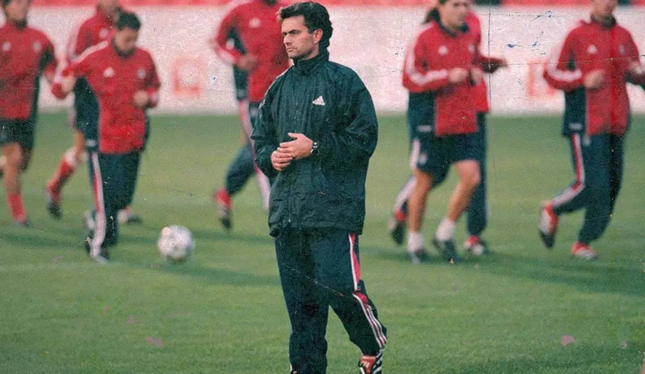 Mourinho Bombasi Fenerbahceyi Eleyen Benfica Ile Anlasti 3249409 202509170905 4