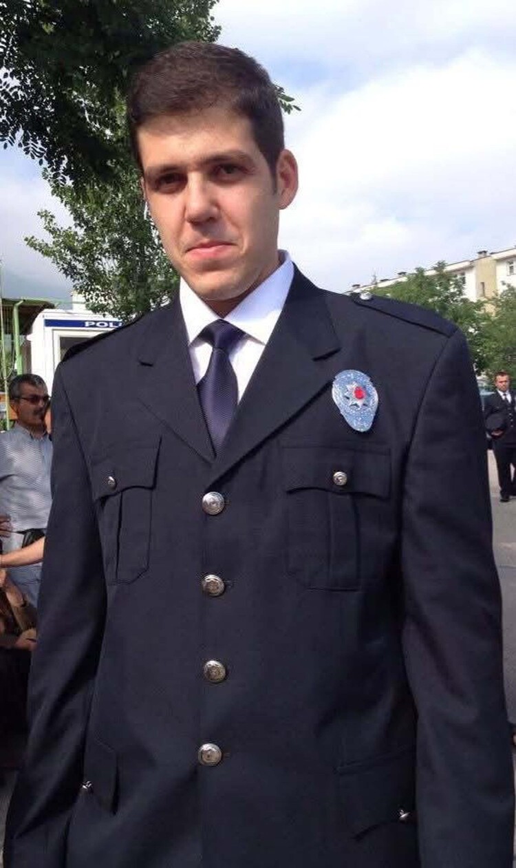 Polis Memuru Rahatsizlanan Esinin Yanin 893613 265417 (1)