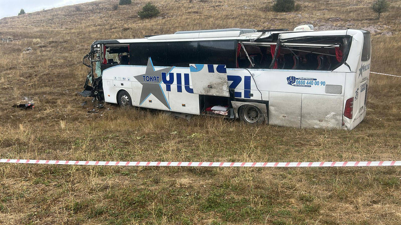 Sivas Ta Yolcu Otobusu Tirla Carpisti 20 Yarali-1