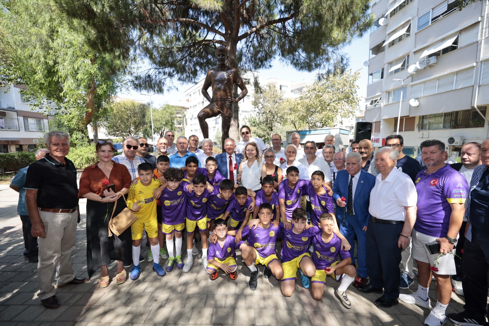 Taçsız Kral Konak’taki Heykeli Önünde Anıldı (3)