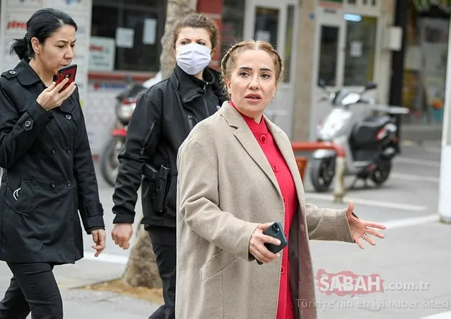 0X0 Usak Valisi Funda Kocabiyik Kimdir Corona Virus Teftisine Cikan Funda Kocabiyik Kac Yasinda Ve Nereli 1585811021531