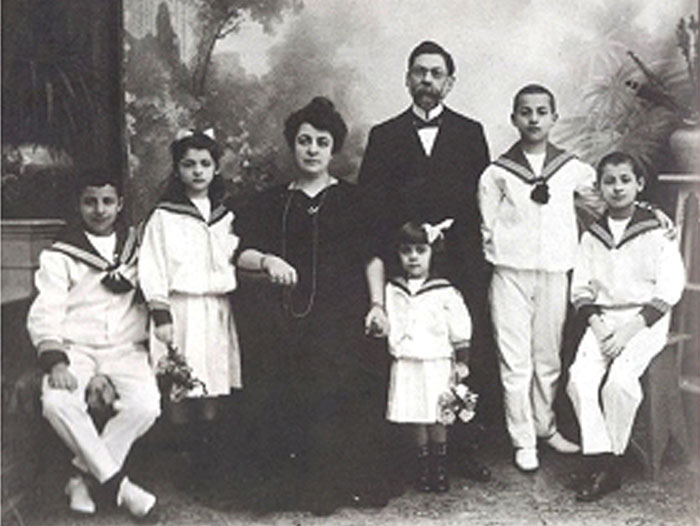 1758385230823 Image 3