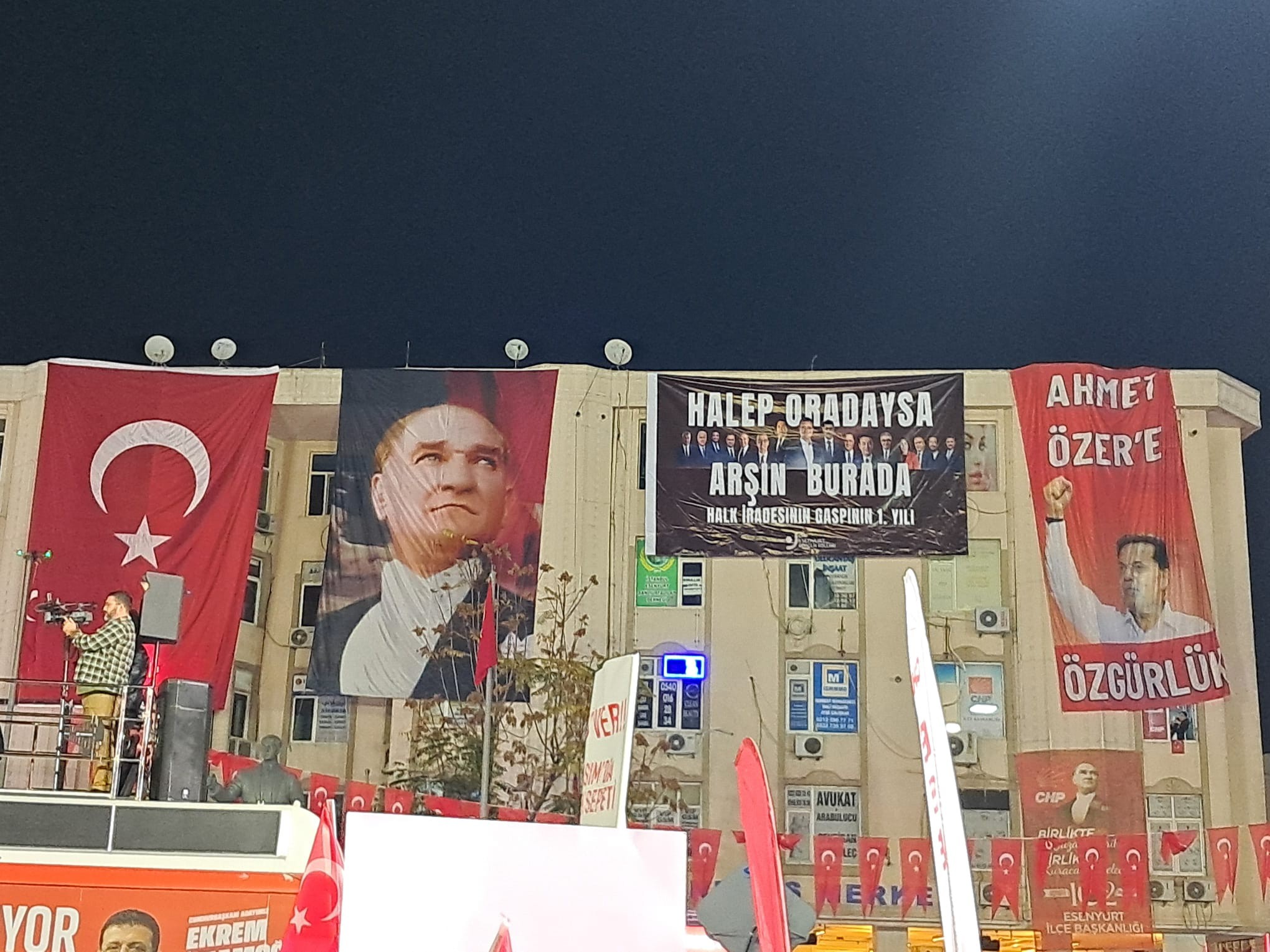 571582912 1236569115165416 2950498601934539906 N