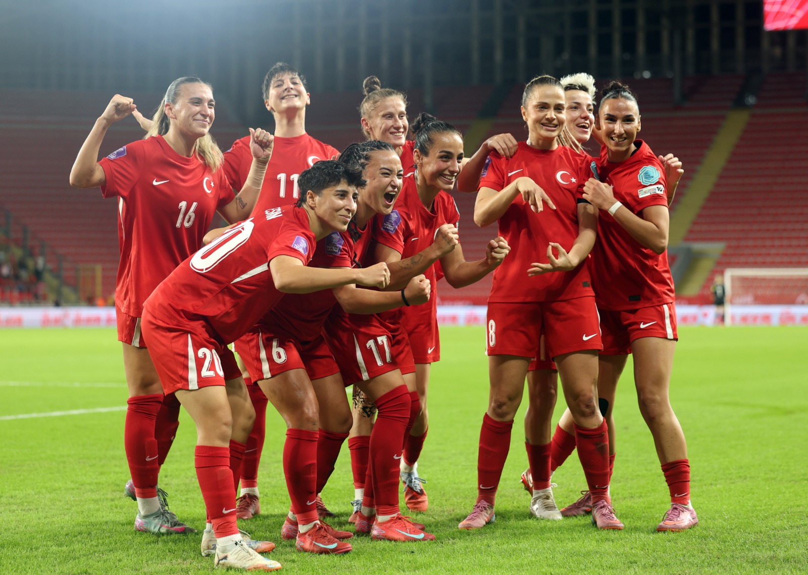 572800768 10163696728848738 1312329716364804161 N