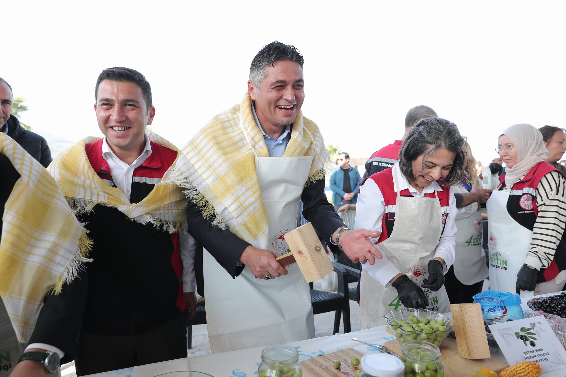 9 Aliağa’da Zeytinin Bereketi 4.Zeytin Hasat Şenliği’nde Kutlandı