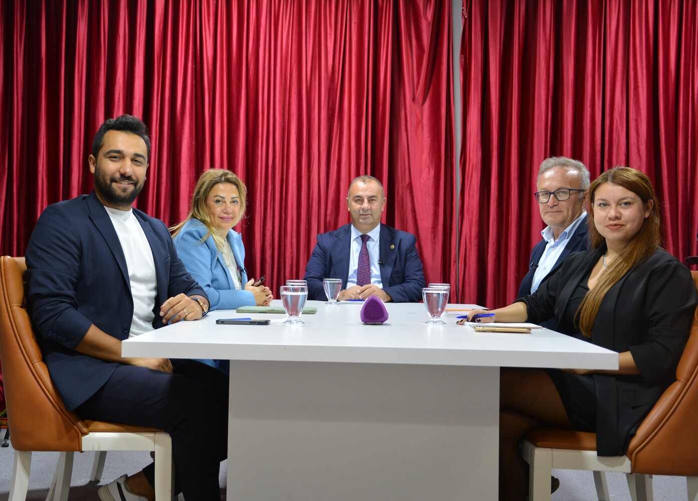 9 Eylül Hepi̇mi̇zi̇n, İzmi̇r Basininin Yanindayiz-1