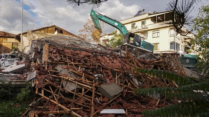 Balikesir Depremi Sonrasi Uzmanlardan Deprem Firtinasi Degerlendirmesi 140414 20251028