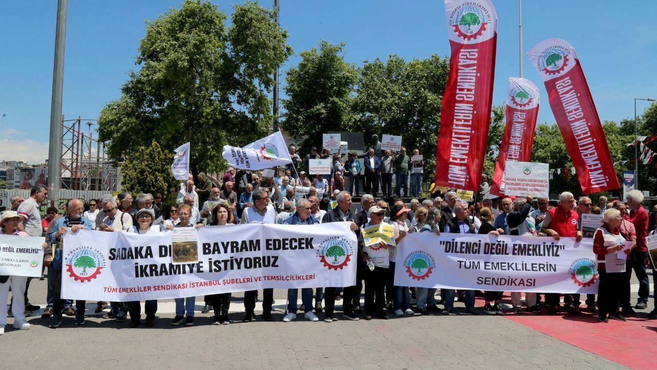 Emekliler Kadikoyden Seslendi Ilk Secimde Karanlik Duzeni Degistirecegiz