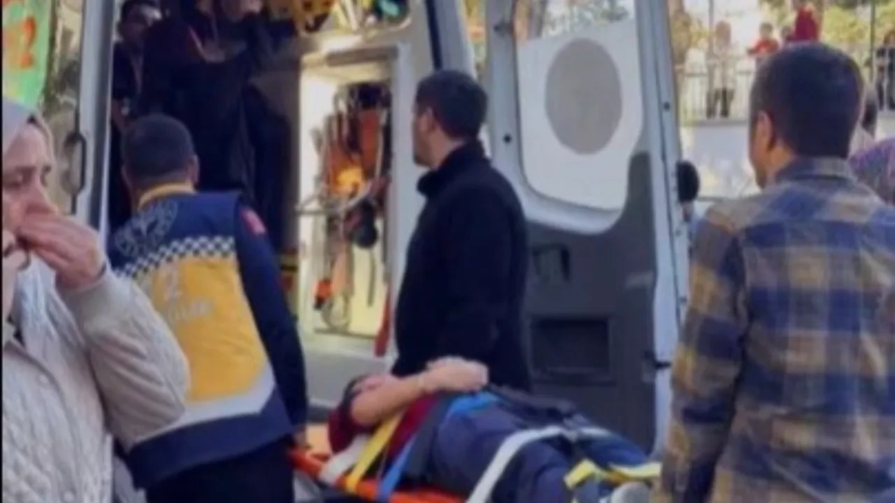 Erzurumda Okul Cikisi Merdivenlerde Izdiham Cikti Cok Sayida Ogrenci Yaralandi 3260061