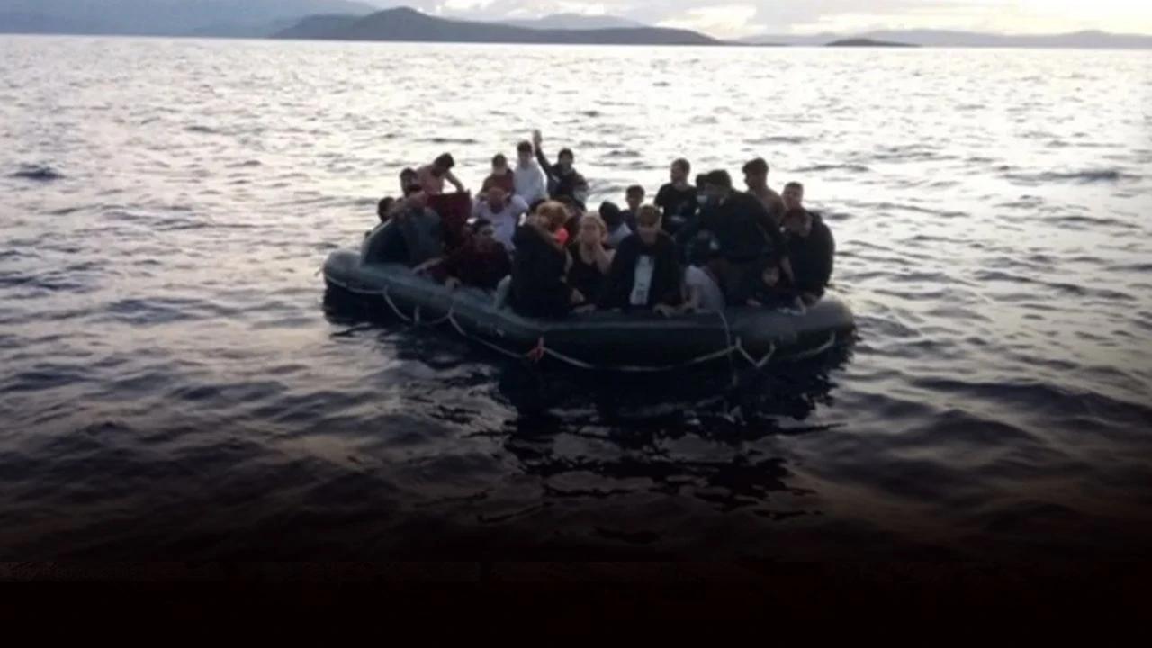 Izmirde Aciklarinda Kacak Avi 62Si Cocuk 138 Gocmen Yakalandi 1
