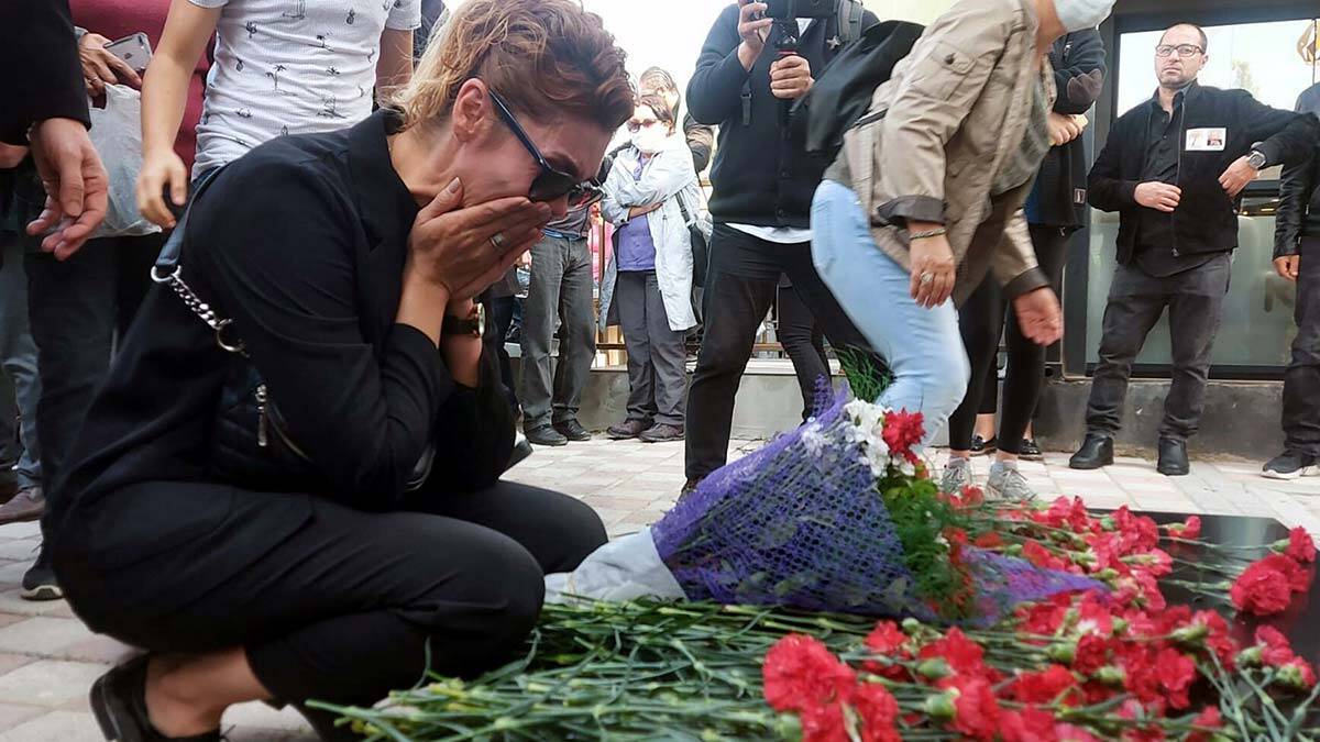 Izmirde Depremin Yil Donumunde 117 Kisi Anildi