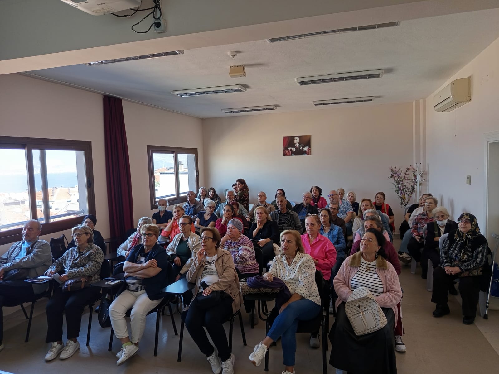 Konak’ın İleri Yaş Merkezinde Seminerler Devam Ediyor (3)