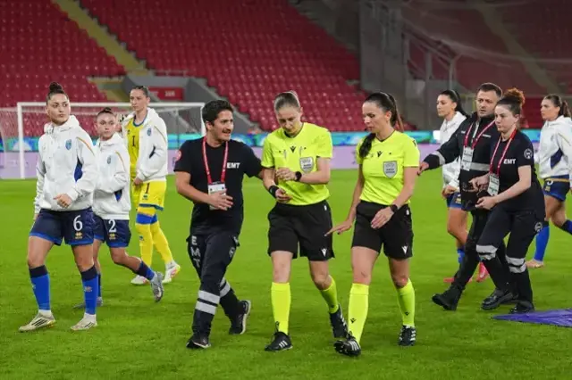 Milli Macta Korku Dolu Anlar Hakem Bir Anda Yere 19196275 5974 M